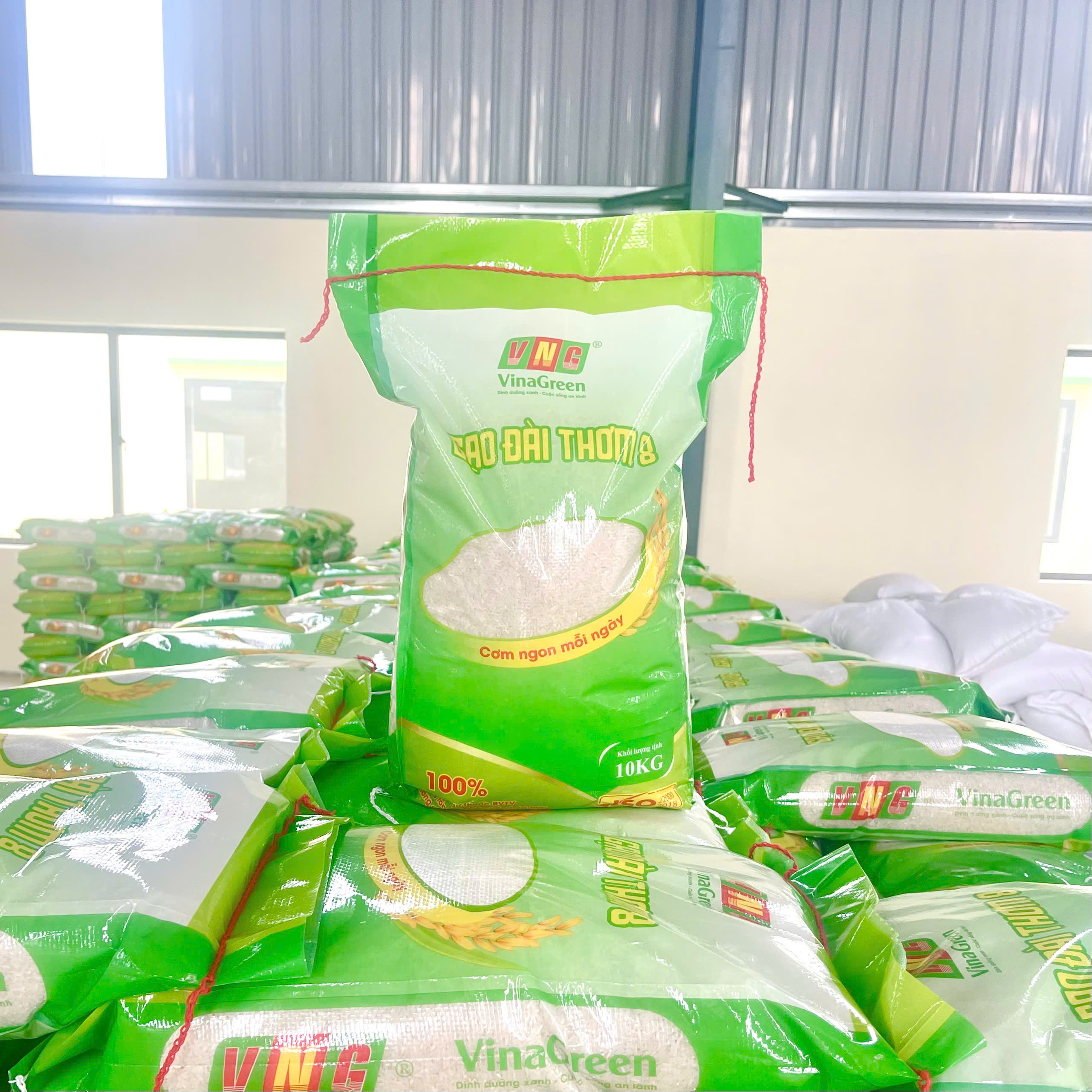 Gạo Đài Thơm 8 VinaGreen - Cơm Ngon Mỗi Ngày